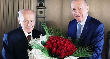 Erdoğan'dan Bahçeli'ye 76 Adet Gül