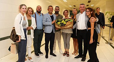 Genel Başkan Özel'e 'Bardacıklı' davet