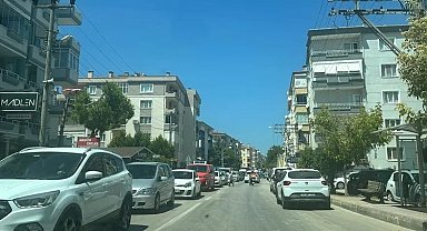 Güzelyalı'da hafta sonları ve İDO'nun geliş saatinde trafik kilitleniyor