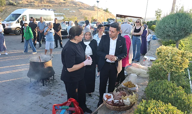 Halı Dokuma Atölyesi'nde şehit polis memuruna ithafen halı dokunacak