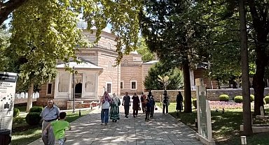 II. Murat Külliyesi'ne ziyaretçi akını