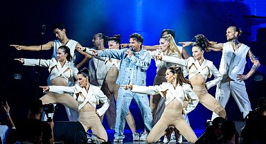 İstanbul Festivali'nde Kenan Doğulu coşkusu