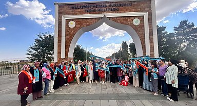 Mardinli AK Kadınlar Malazgirt'te gövde gösterisinde bulundu