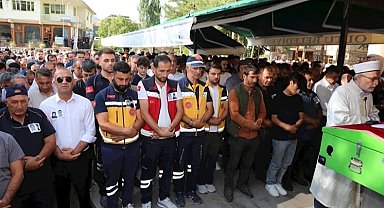 Sağlık görevlileri son yolculuklarına uğurlandı