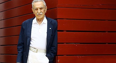 Usta Oyuncu Aydemir Akbaş Hayatını Kaybetti