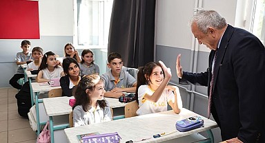 Başkan Şadi Özdemir öğrencilerin ilk gün heyecanını paylaştı