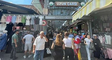 Bursa Kapalıçarşı'da sezon sonu yoğunluğu