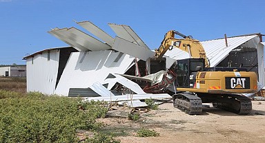Büyükbalıklı’da 2 kaçak yapı daha yıkıldı
