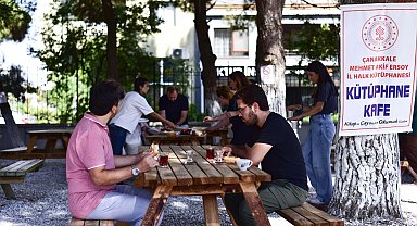 Çanakkale'de çaylar Halk Kütüphanesi'nden