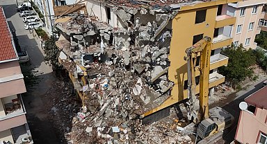 Deprem riski taşıyan 5 katlı binanın deniz kumundan yapıldığı ortaya çıktı