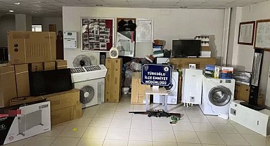 Deprem Yardımlarını Satan Öğretmen Şoku!