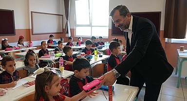 Heyecanlı Miniklere Moral Hediyesi