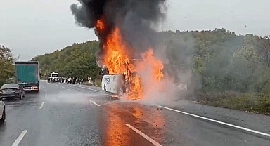 İnegöl'de yolcu otobüsü alev alev yandı