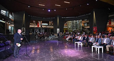Kurtuluş’un 102. Yılında Atatürk sevdiği şarkılar ile anıldı