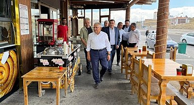 Memduh Büyükkılıç esnaf ve vatandaşla buluştu