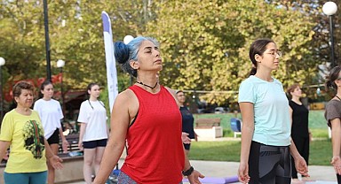 Mudanya'da Pazar Sabahı Yoga İle Başladı
