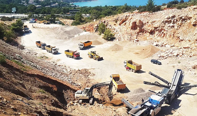 Muğla Büyükşehir hafriyat kamyonlarını uydu takip sistemi ile denetliyor