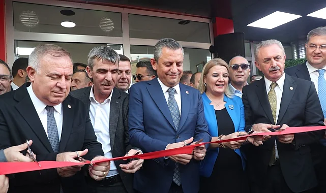 Paşa Kent Lokantasının resmi açılışını Özgür Özel yaptı
