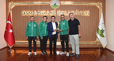 Şampiyon atletlerden Başkan Aydın'a ziyaret