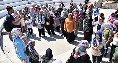 Selendili kadınlar Manisa'nın tarihine yolculuk etti
