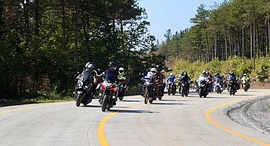 Vali Aslan, motosiklet tutkunlarıyla buluştu
