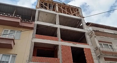 Bursa Elmasbahçeler'de güvenlik önlemi alınmayan inşaat vatandaşları tedirgin ediyor