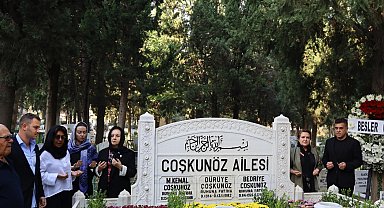 Bursa'nın Kemal Hocası vefatının 24. yılında mezarı başında anıldı