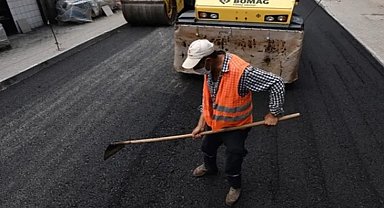 Bursa'nın yeni mahallesinde asfalt sorunu çözülüyor