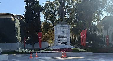 Büyükşehir'den Atatürk Anıtı'na bakım