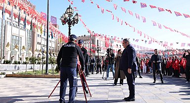 Cumhuriyet Bayramı kutlamaları Keçiören'de çelenk sunma ile başladı