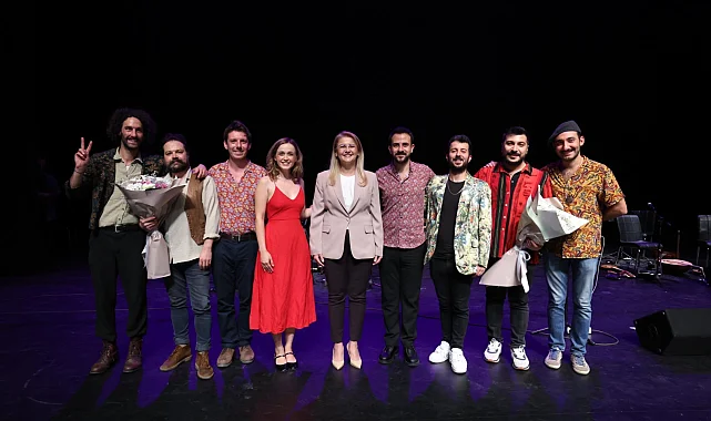 'Cumhuriyet Bizim' şenlikleri Bakırköy'ün dört bir yanında devam ediyor