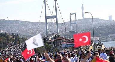 İstanbul'da maratonda koşup, giysi kumbarasına destek olacaklar