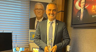 İYİ Parti'nin Ağustos ayında en başarılı milletvekili Prof. Dr. Mehmet Akalın seçildi                                