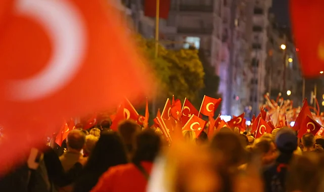 Karabağlar'da coşkulu kortej
