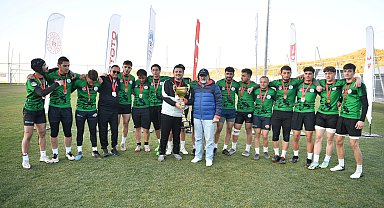 Kayseri'nin ilk ragbi Türkiye şampiyonasında Erciyes Yüksek İrtifa Kamp Merkezi tam not aldı