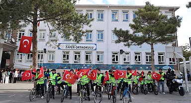 Konya Büyükşehir'in "Güvenli Okul Yolları Projesi"nde 29 Ekim coşkusu