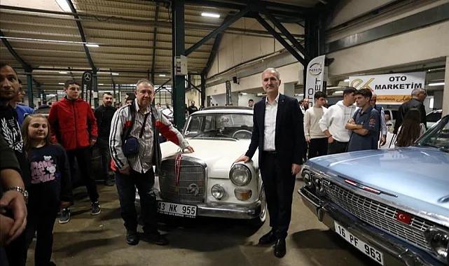 Mercedes tutkunları İnegöl'de bir araya geldi