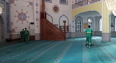 Osmangazi’deki camiler temizleniyor