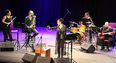 Pop-cazın büyüsü Bursalıları sardı