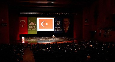 Sunay Akın, 'Cumhuriyet'e giden yol'da Bursalılar ile buluştu