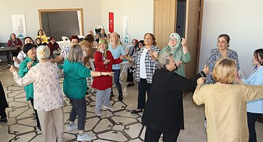 Yaşlı bireyler kendi günlerinde doyasıya eğlendi