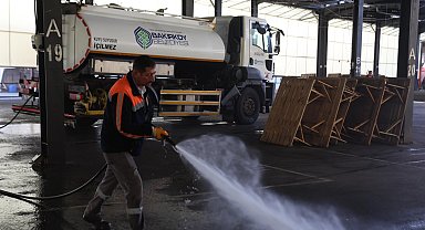 Bakırköy'de pazar yerleri temizleniyor