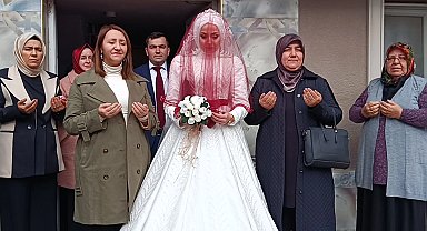 Bilecik Pazaryeri'nde AK Partili kadın başkanlar gelin almaya katıldı