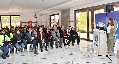 Bursa Büyükşehir ve 5 ilçe belediye veterinerleri Mudanya'da sertifikalandı