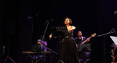 Bursa’da Feryal Öney ile türkü dolu gece