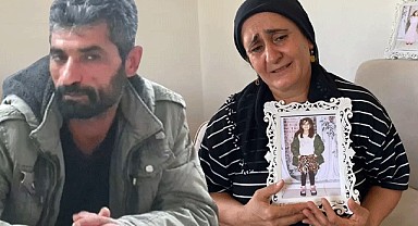 Davada mahkeme başkanı üzerindeki cübbeyi çıkardı