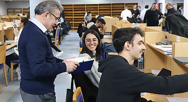 DEÜ Rektörü Yılmaz'dan öğrencilere sürpriz