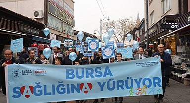Diyabete dikkat çekmek için mavi balonlar gökyüzüne bırakıldı