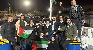 Gençler Alman Gemisini Engelleyerek İsrail'e Mesaj Verdi
