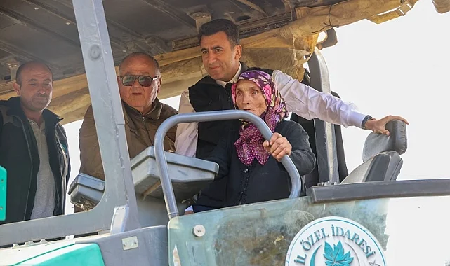 Gülsüm Teyze'den asfalt şovu